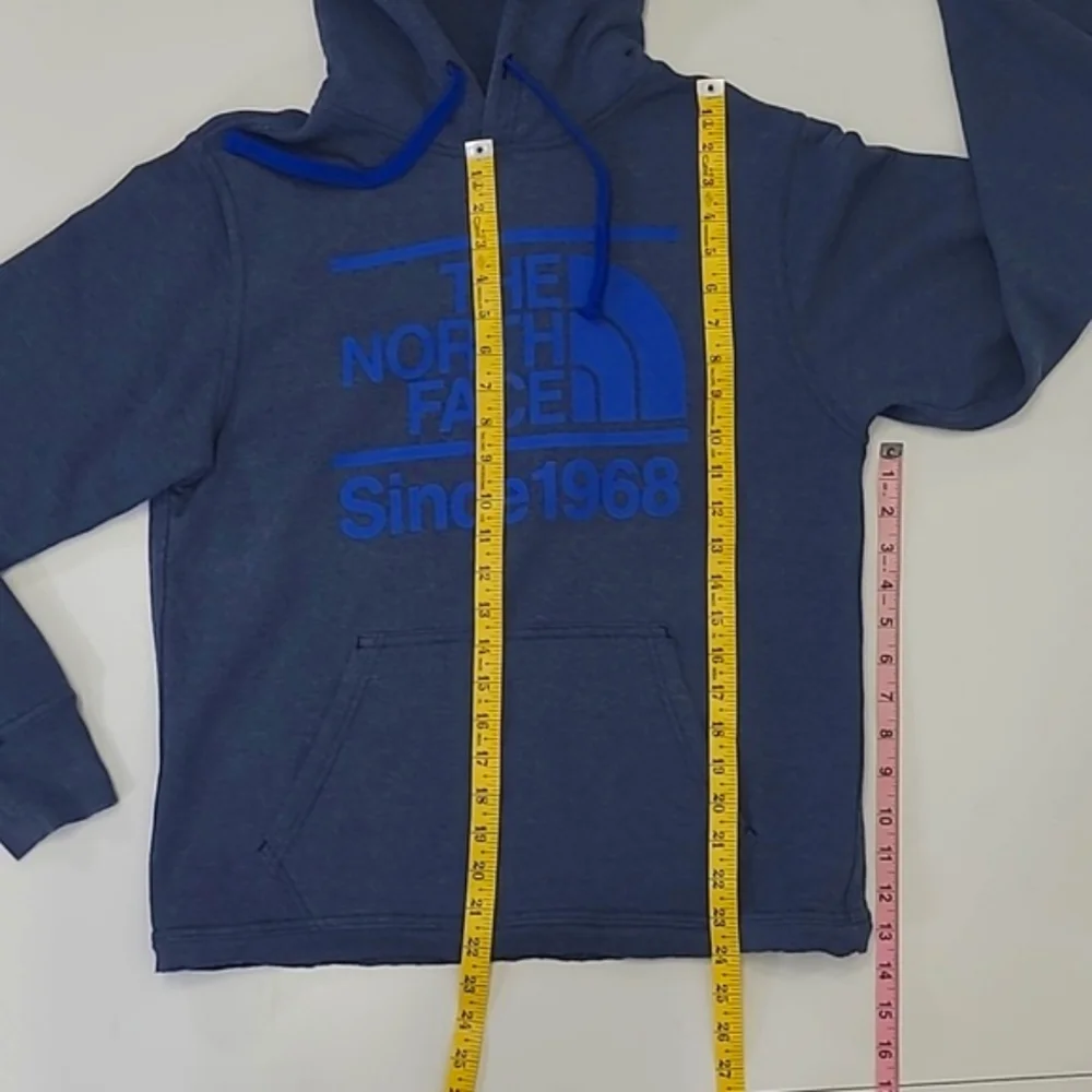 The North Face Pullover Hoodie Sweatshirt Kangaroo Pocket Drawstring Raw Hem